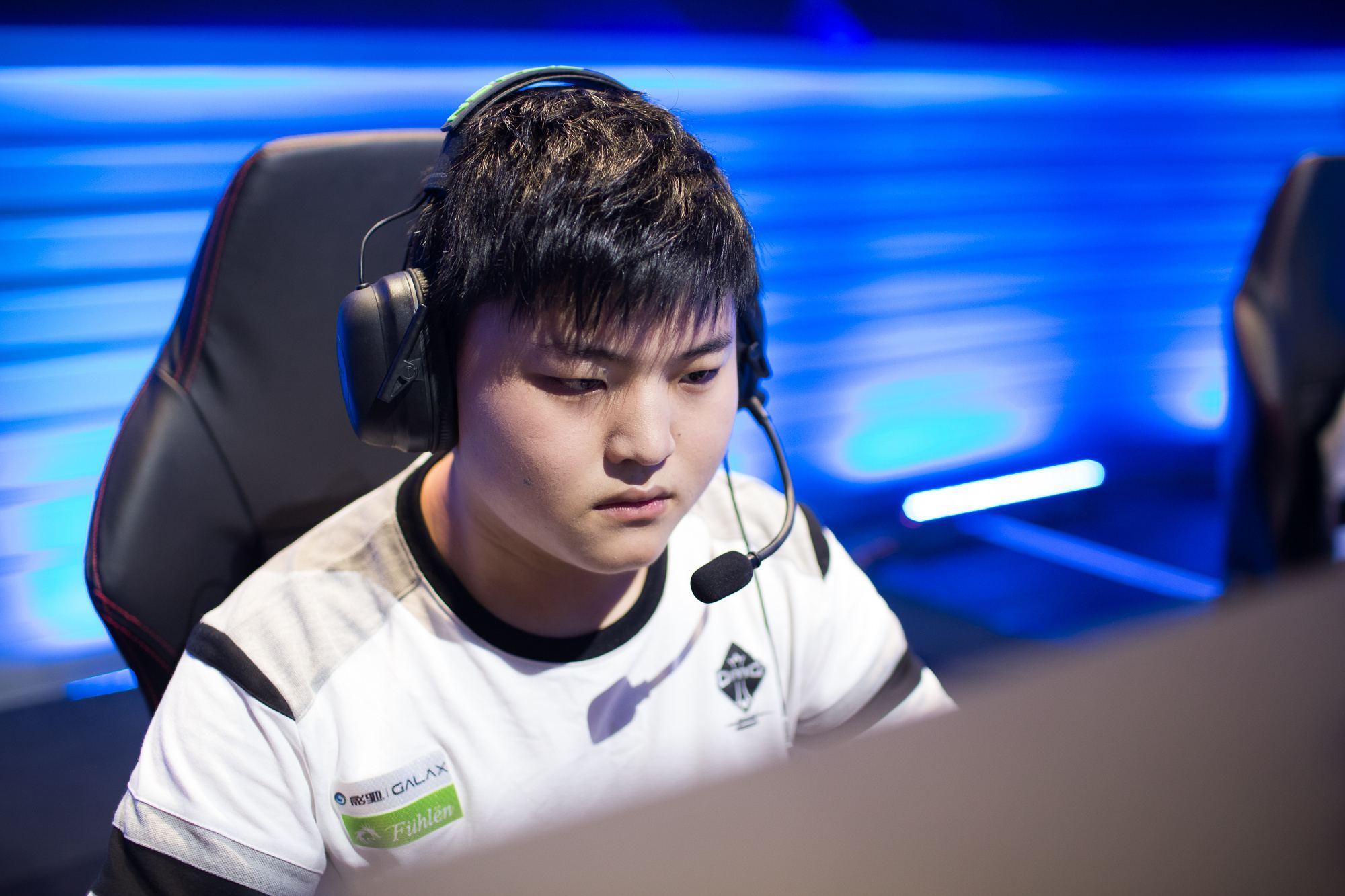 线拥有绝对 线拥有绝对