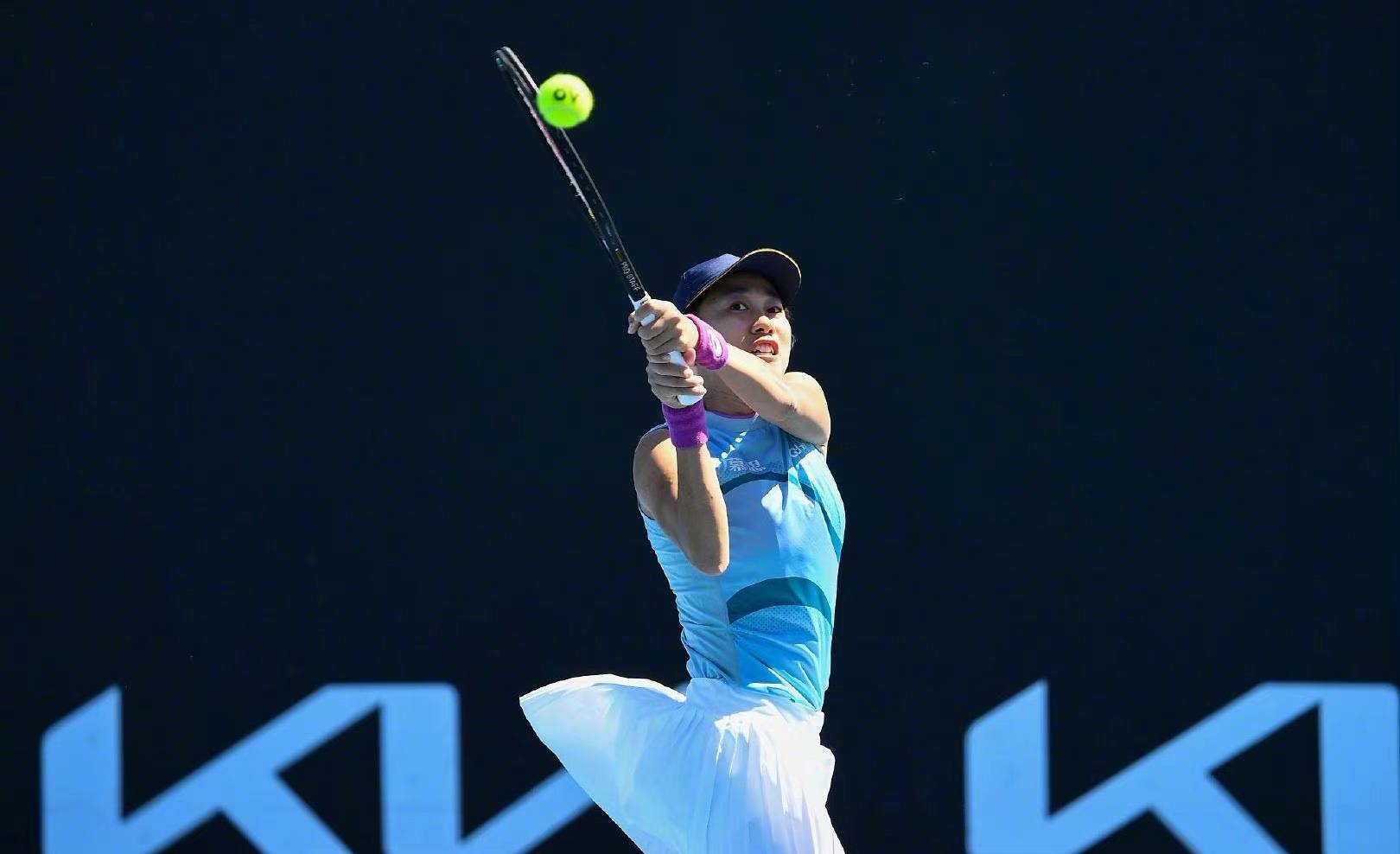 他帮助许多 他帮助许多