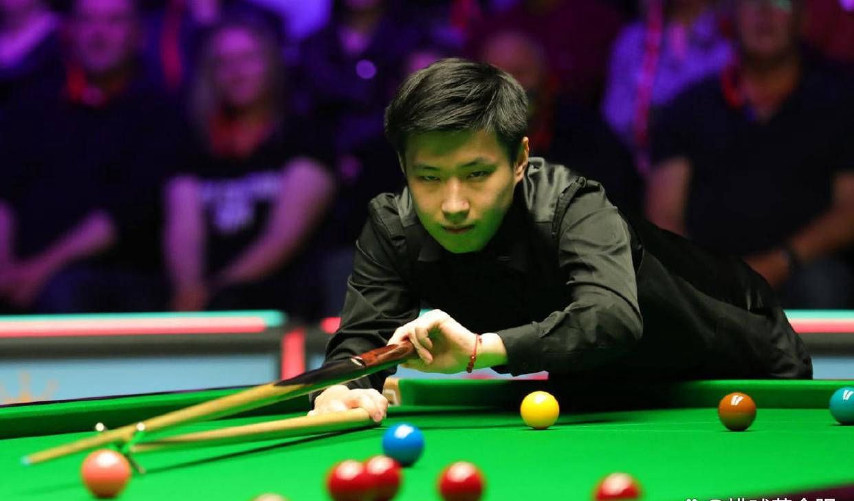 在危机中把 在危机中把